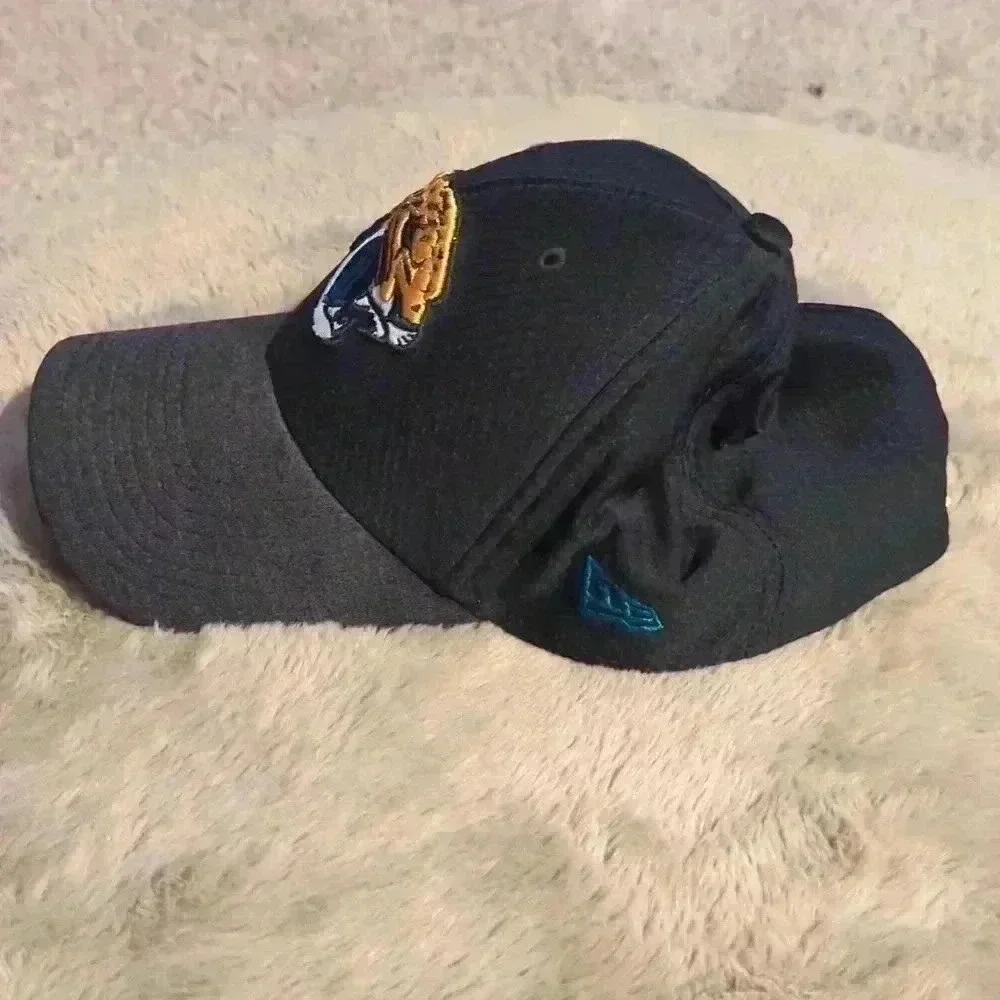 Vintage New Era Jacksonville Jaguars hat, black, small-medium